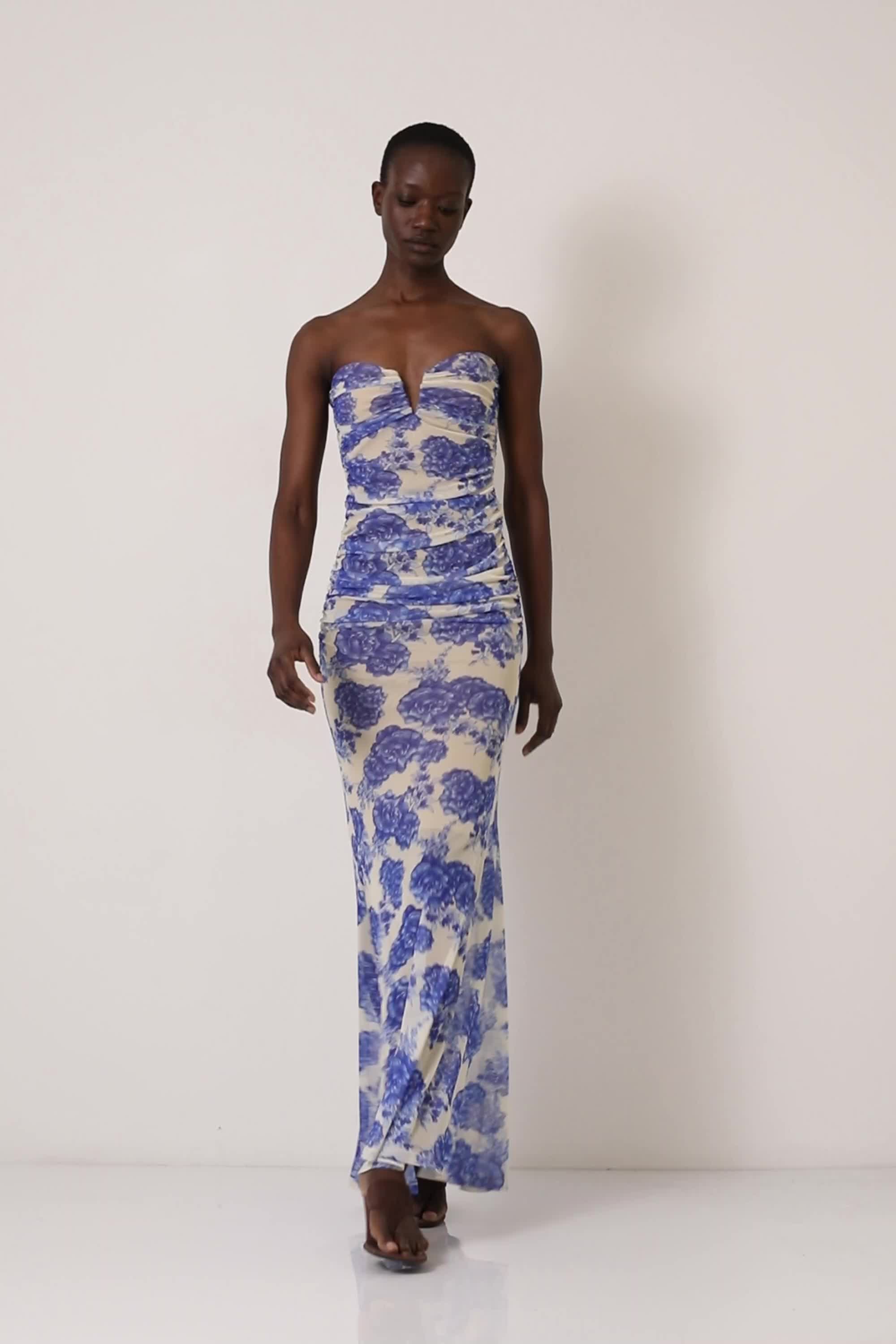 natalia blue floral printed strapless maxi dress This elegant dress features SS Casual Dress For Party Color:Rust Red